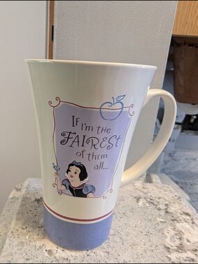 DISNEY Snow White Hallmark Happily Ever After? Ceramic Coffee Tea Mug Cup 12oz